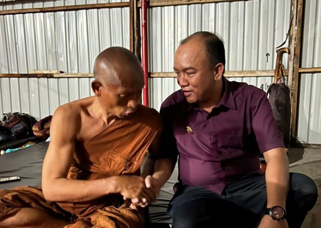 Keramahan Wakil Walikota Tegal Jumadi Sambut 32 Bhiksu Manca Negara di Kota Tegal
