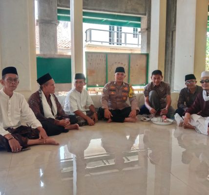 Sholat Jumat Keliling Bhabinkamtibmas Jatirangga