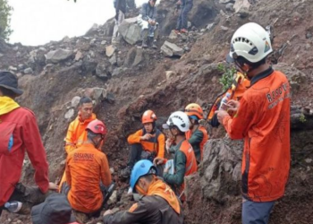 Evakuasi Jenazah Pendaki di Gunung Slamet Terkendala Medan Terjal